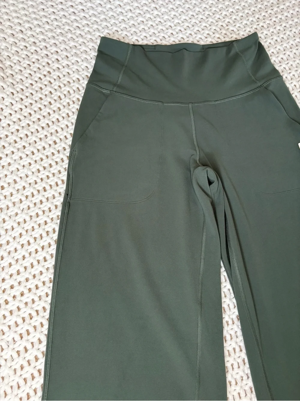 lululemon align hr wide leg pant 31” in dark forest size 6